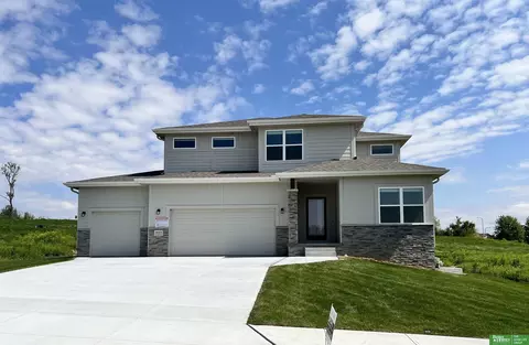 9069 N 175th St, Bennington, NE 68007