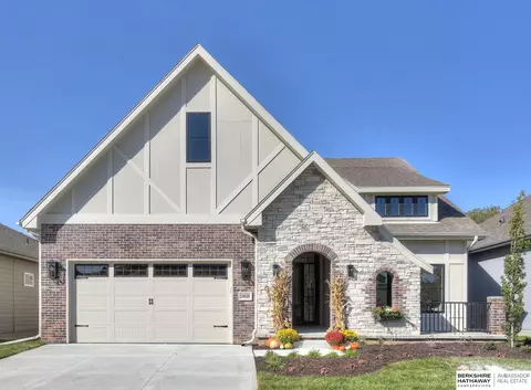 10620 S 127 Plz, Omaha, NE 68138