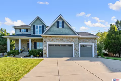 9010 Turnberry Cir, Lincoln, NE 68526