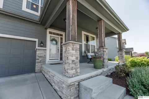7031 S 184th St, Omaha, NE 68136