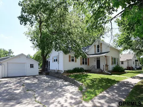 715 Park Ave, Milford, NE 68405
