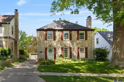 1922 Dakota St, Lincoln, NE 68502