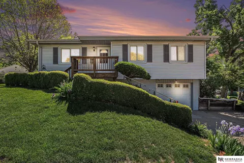 7311 Elizabeth St, La Vista, NE 68128
