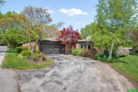 9768 Western Plz, Omaha, NE 68114