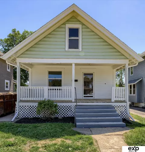 2587 Pinkney St, Omaha, NE 68111