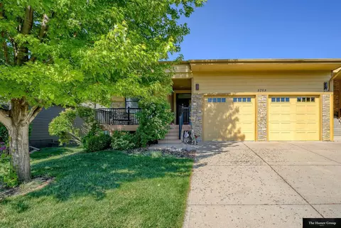 5758 N 157 St, Omaha, NE 68116