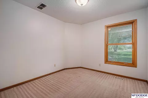 Bedroom - 1050 Timberwood Dr, Ames, NE 68621 photo 4 of 6