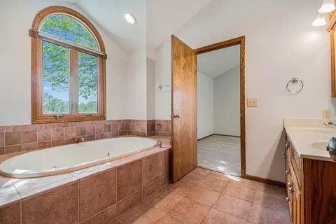 Bath - 1050 Timberwood Dr, Ames, NE 68621 photo 3 of 4