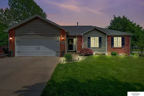 7440 Collister Rd, Lincoln, NE 68516