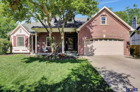 6841 S 43rd St, Lincoln, NE 68516