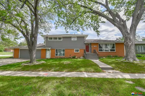 4500 S 47 St, Lincoln, NE 68516