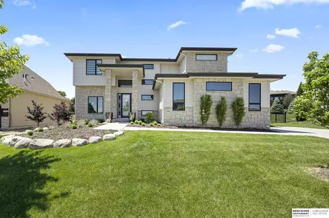 11412 S 122nd St, Papillion, NE 68046