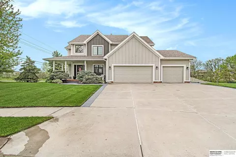 19301 Audrey St, Gretna, NE 68028