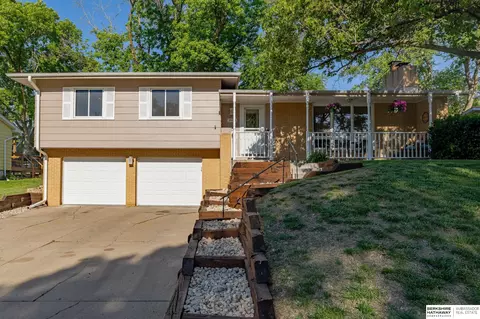 3904 Terrace Dr, Omaha, NE 68134