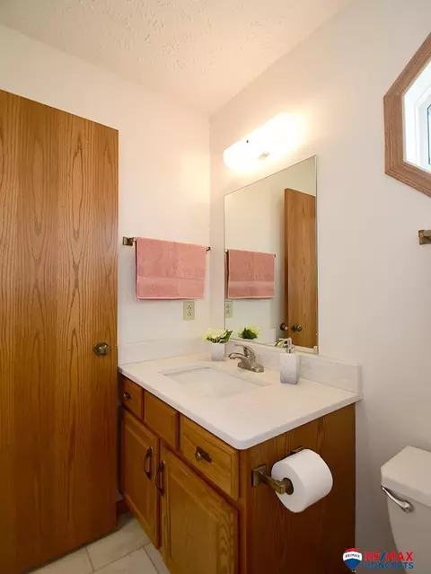 Bath - 930 E 9th St, Hickman, NE 68372 photo 1 of 6
