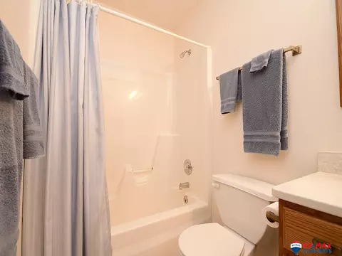 Bath - 930 E 9th St, Hickman, NE 68372 photo 6 of 6