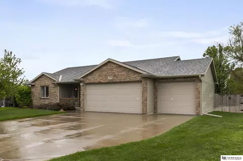 2549 SW Soukup Cir, Lincoln, NE 68522