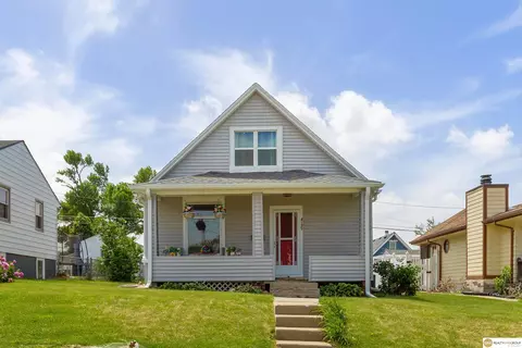 4135 U St, Omaha, NE 68107