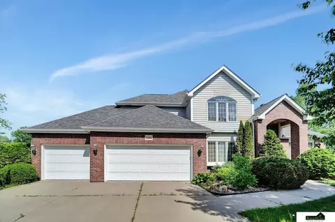 7930 Cole Ct, Lincoln, NE 68506