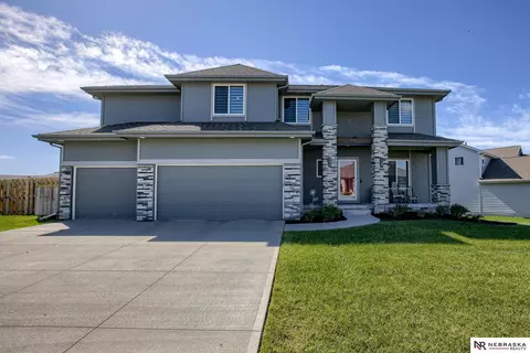 7711 S 195th Ave, Gretna, NE 68028