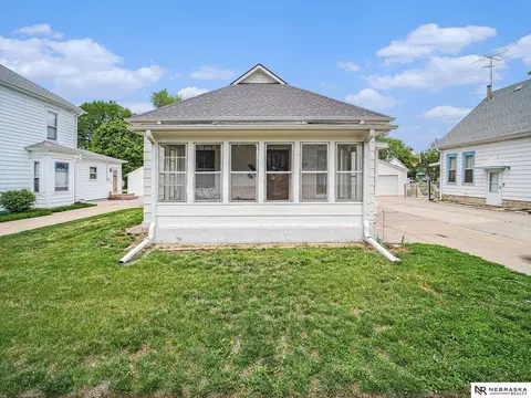 5010 Greenwood St, Lincoln, NE 68504