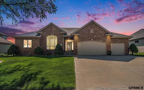 5546 N 160th Ave, Omaha, NE 68116