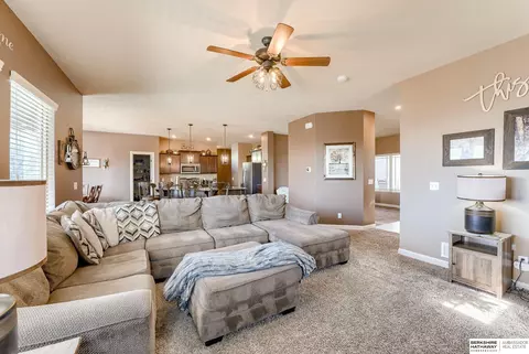 8902 N 161 Ave, Bennington, NE 68007
