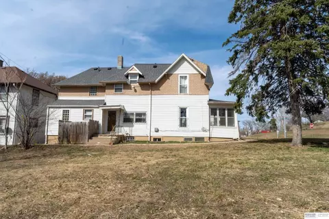 1124 N 40th St, Omaha, NE 68131