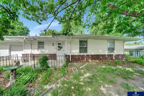 3221 NW 49th St, Lincoln, NE 68524