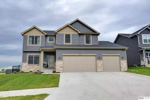 4502 N 212th St, Omaha, NE 68022