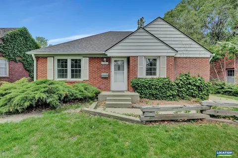 2835 S 41 St, Lincoln, NE 68506