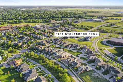 7011 Stonebrook Pkwy, Lincoln, NE 68521