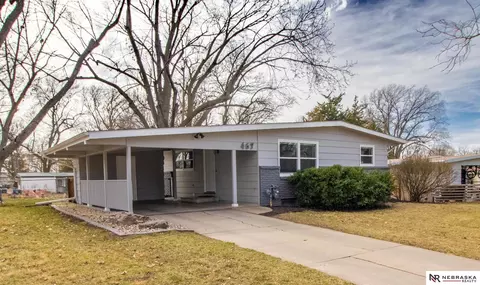 467 Steinway Rd, Lincoln, NE 68505