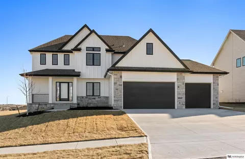 12617 S 79th St, Papillion, NE 68046