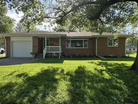 412 N Harris St, Wilber, NE 68465