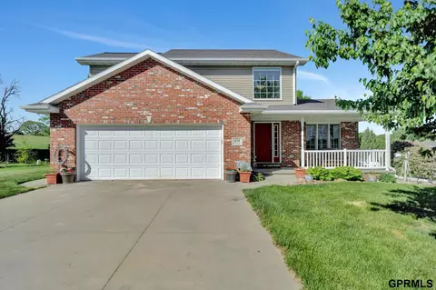 659 Scout Ridge Cir, Adams, NE 68301