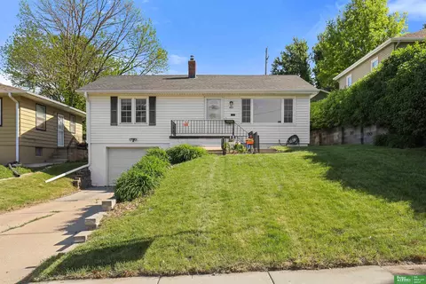 4921 Charles St, Omaha, NE 68132