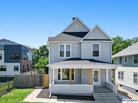 914 S 33 St, Omaha, NE 68105