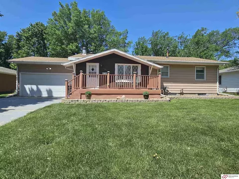 1509 N 15th St, Beatrice, NE 68310