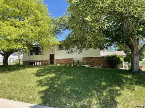 8411 S 48th Ave, Omaha, NE 68157