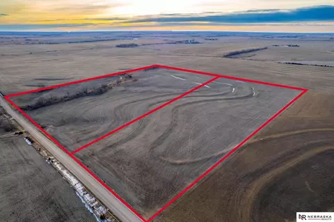 2245 W Pella Rd, Hallam, NE 68368