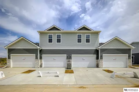 11426 N 160 Ct, Bennington, NE 68007