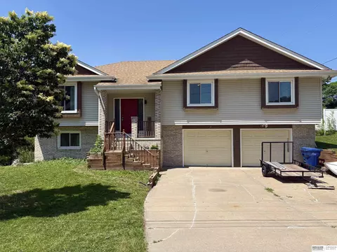 9604 Sterling Cir, Plattsmouth, NE 68048