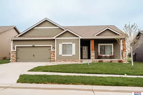 7202 N 167 Ave, Bennington, NE 68007