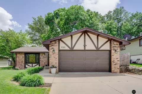 6511 Skylark Ln, Lincoln, NE 68516