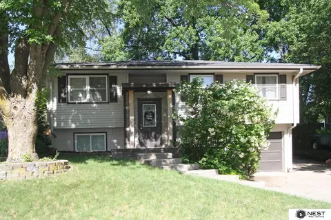 208 7th St, Ceresco, NE 68017