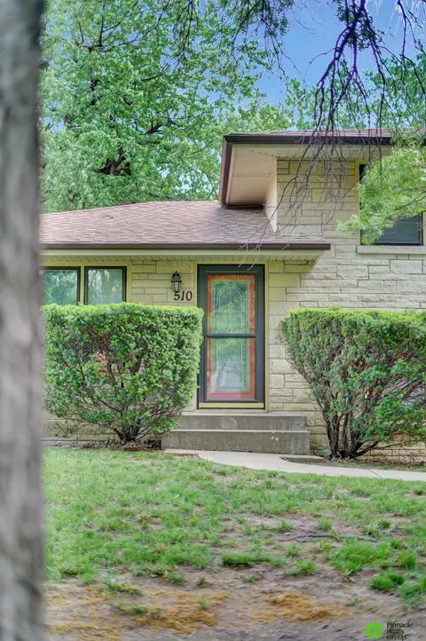 510 S 56 St, Lincoln, NE 68510