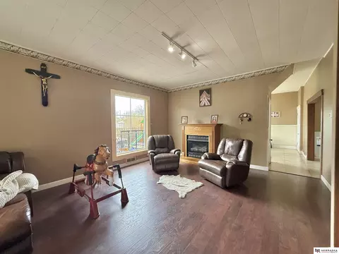 Living - 520 E Hawthorne St, Minden, NE 68959 photo 2 of 6