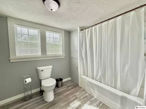 Bath - 520 E Hawthorne St, Minden, NE 68959 photo 2 of 3