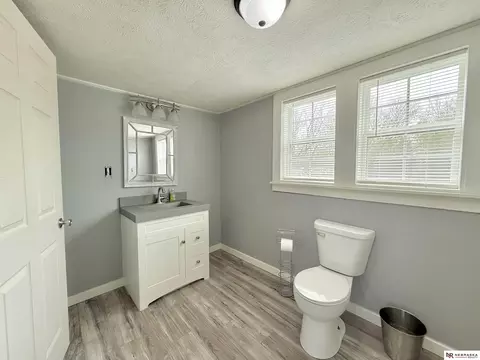 Bath - 520 E Hawthorne St, Minden, NE 68959 photo 3 of 3